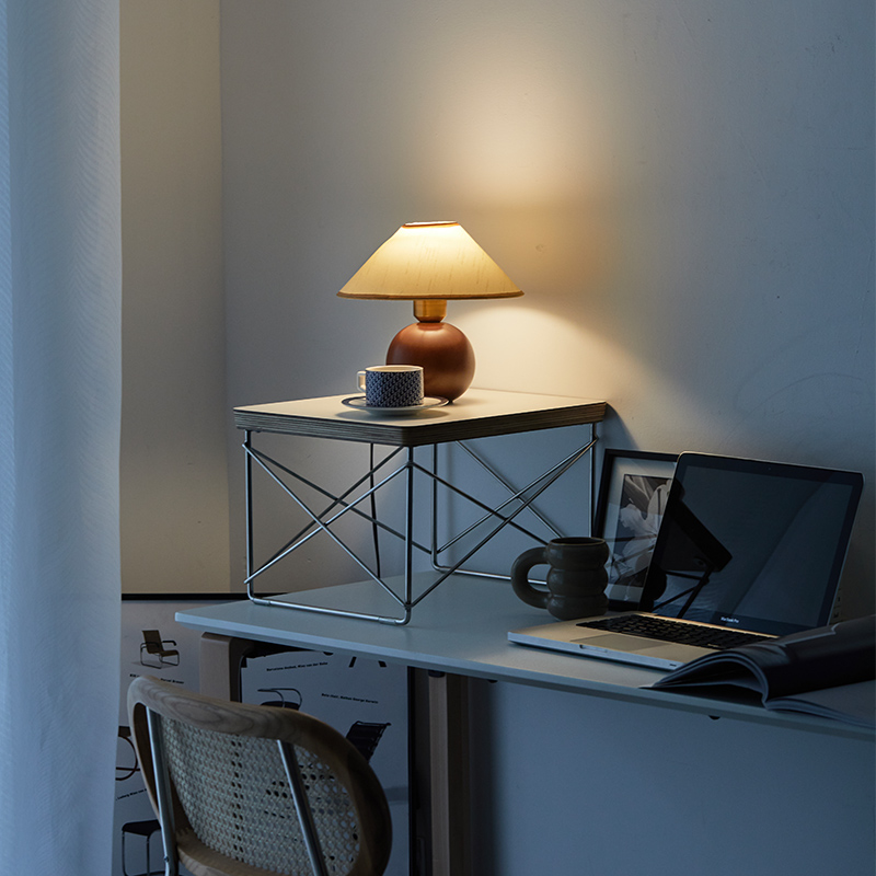 DECOPAI eames LTR side table,  - Desk Setup Maker のレビューと価格