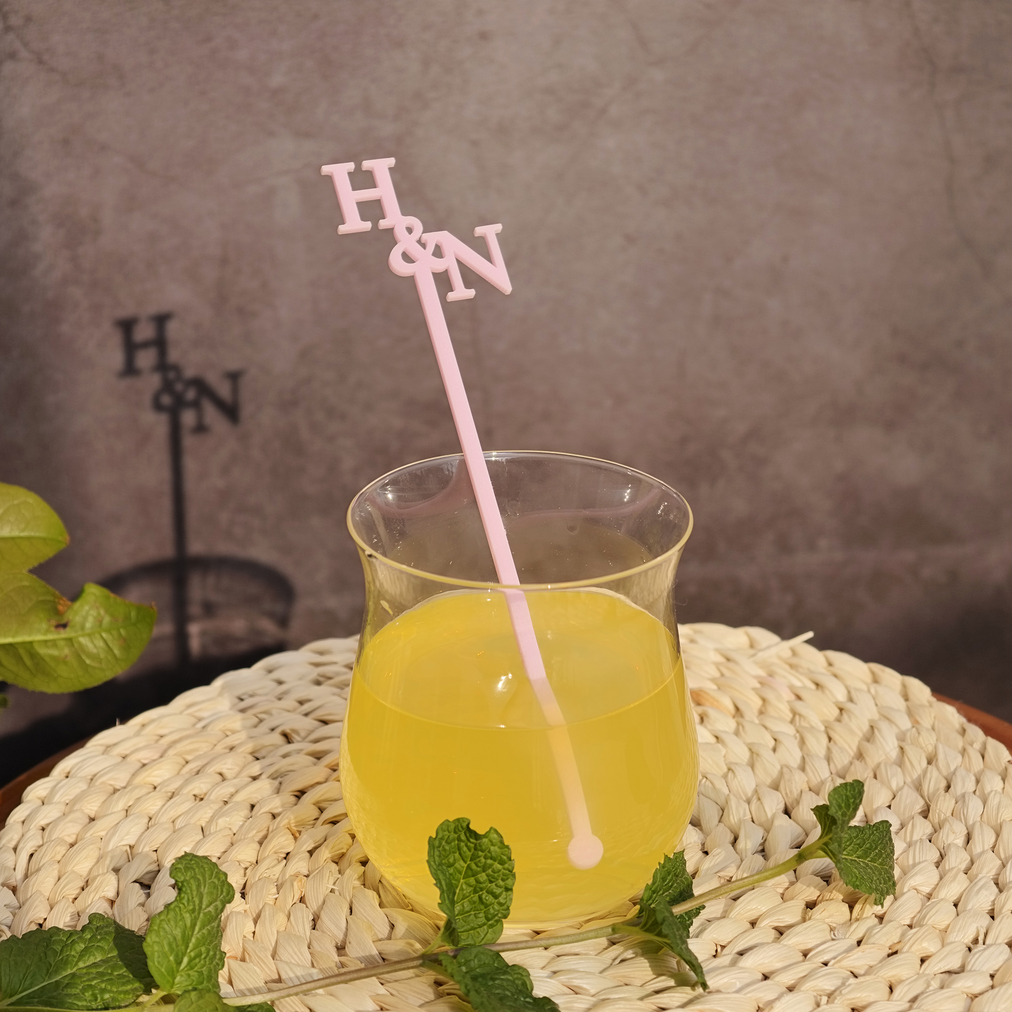 Customized Wedding Cocktail St - Desk Setup Plants のレビューと価格