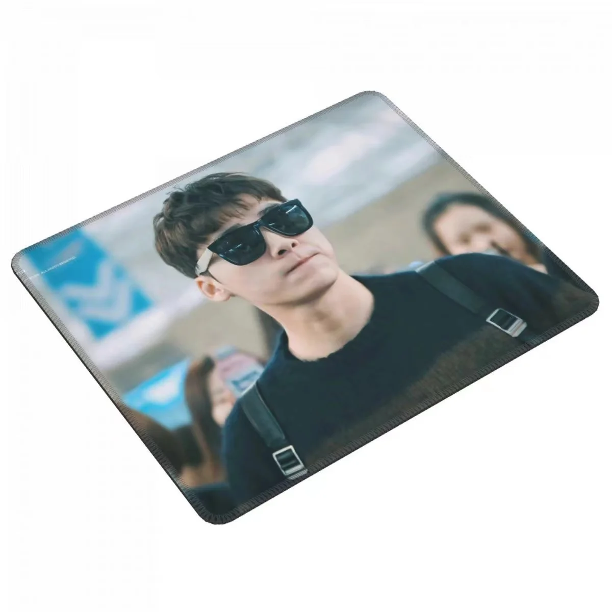Li Yifeng HD Poster Computer R - Rubber Mat Desk のレビューと価格