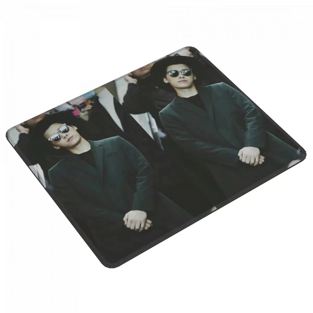 Li Yifeng HD Poster Computer R - Rubber Mat Desk のレビューと価格