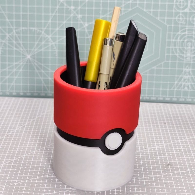 Hot Pokemon Poke Ball Snack Tr - Desk Setup Equipment のレビューと価格