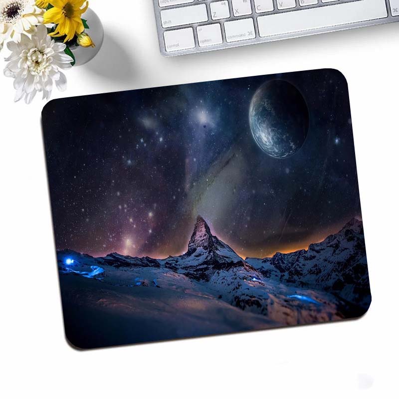 Galaxy Small Gaming Mouse Pad  - Desk Setup Anime のレビューと価格